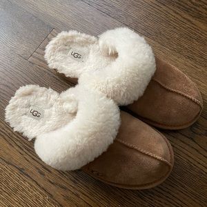 UGG Slippers Chestnut Size 8